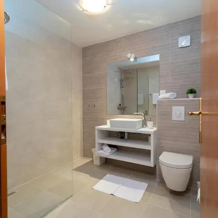 Aparthotel Ana Ii 3*